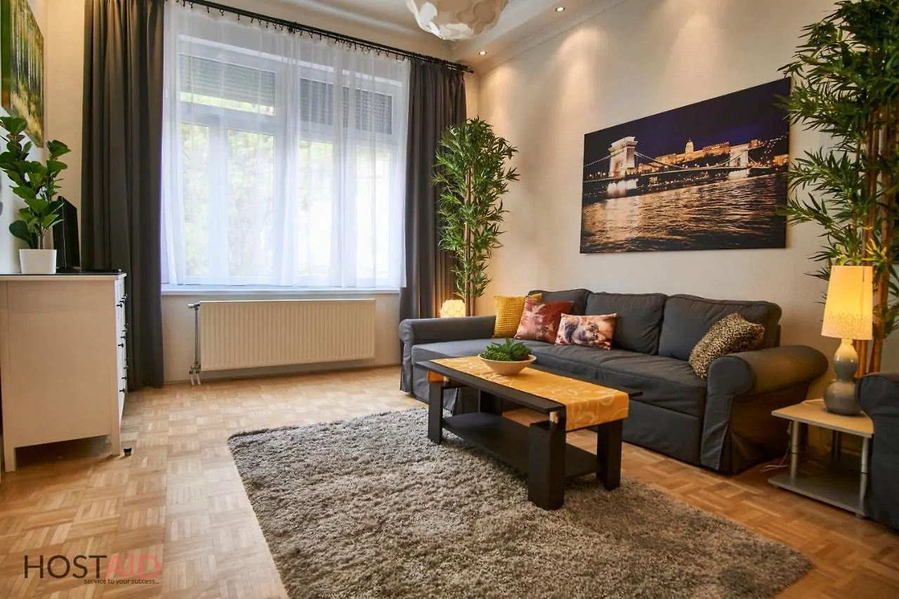 בודפשט M52 Apartment - Hostaid הונגריה