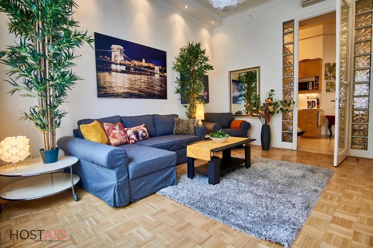 בודפשט M52 Apartment - Hostaid 0*,  הונגריה