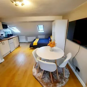 Alross Flat / Private Bathroom London
