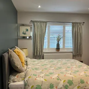 En-suite Double - Private Entrance & Free Parking West Drayton (Middlesex)